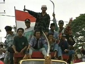 Cerita Bocornya Radiogram Bupati Picu Pembantaian Dukun Santet Banyuwangi di Tahun 1998 Cerita Bocornya Radiogram Bupati Picu Pembantaian Dukun Santet Banyuwangi di Tahun 1998