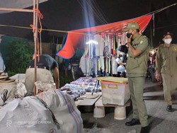 Langgar Jam Operasional, Pasar Malam di Tangerang Dibubarkan Satpol PP