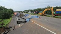 Jalan Ambles di Tol Cipali Mulai Diperbaiki