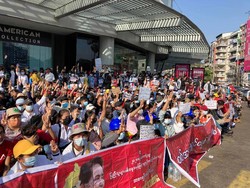 Ratusan Demonstran Antikudeta Berkumpul di Kedubes China di Myanmar