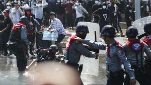 Potret Demo Myanmar yang Berujung Ricuh