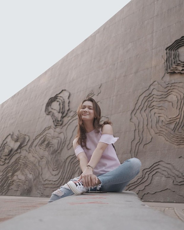 Potret terbaru Dea Imut/Instagram.com/deaannisa Potret terbaru Dea Imut