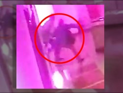 Rekaman CCTV Detik-detik Plt Kadis Parekraf DKI Ditusuk Seseorang