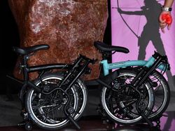 Penampakan Dua Sepeda Brompton Terkait Korupsi Bansos