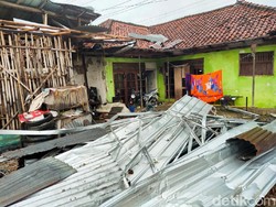 Hujan Deras-Angin Kencang Terjang Brebes, Puluhan Rumah Rusak