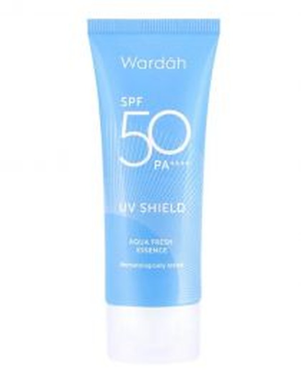 https://reviews.femaledaily.com/products/moisturizer/sun-protection-44/wardah/uv-shield-aqua-fresh-essence-spf-50pa?tab=reviews&cat=&cat_id=0&age_range=&skin_type=&skin_tone=&skin_undertone=&hair_texture=&hair_type=&order=newest&page=1
