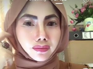 Lagi Ada PNS Makeup Bak Barbie Viral, Netizen: Ngantor Kayak Mau Kondangan Lagi Ada PNS Makeup Bak Barbie Viral, Netizen: Ngantor Kayak Mau Kondangan