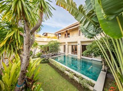 Mau Wisata di Bandung? Ini 5 Villa Private Pool untuk Staycation