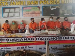 Polda Jambi Musnahkan Puluhan Kilogram Sabu dan Ganja Hasil Sitaan