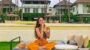 Cantiknya Gabriella Larasati, Penggemar Kopi dan Es Kelapa