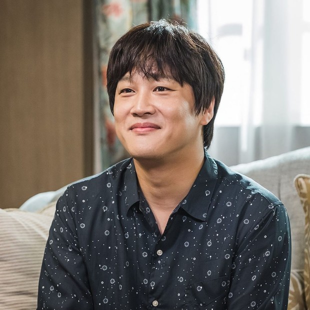 Blossom Entertainment salah satu agensi untuk aktor-aktris Korea yang didirikan oleh aktor Cha Tae Hyun bersama manajernya Seung Byeong Ok pada Maret 2012.