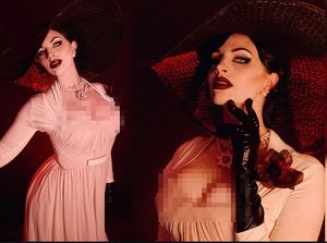 10 Cosplay Vampir Seksi Lady Dimitrescu dari Resident Evil Village 10 Cosplay Vampir Seksi Lady Dimitrescu dari Resident Evil Village