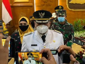Dilantik Wali Kota Surabaya Definitif, Jabatan Whisnu Sakti hingga 17 Februari