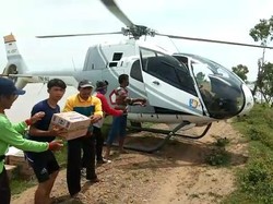 Helikopter Dikerahkan Bawa Logistik Untuk Korban Banjir di Subang