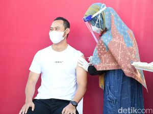 Eks Kapten Persib Atep Vaksinasi COVID-19 Dosis Kedua di Cianjur