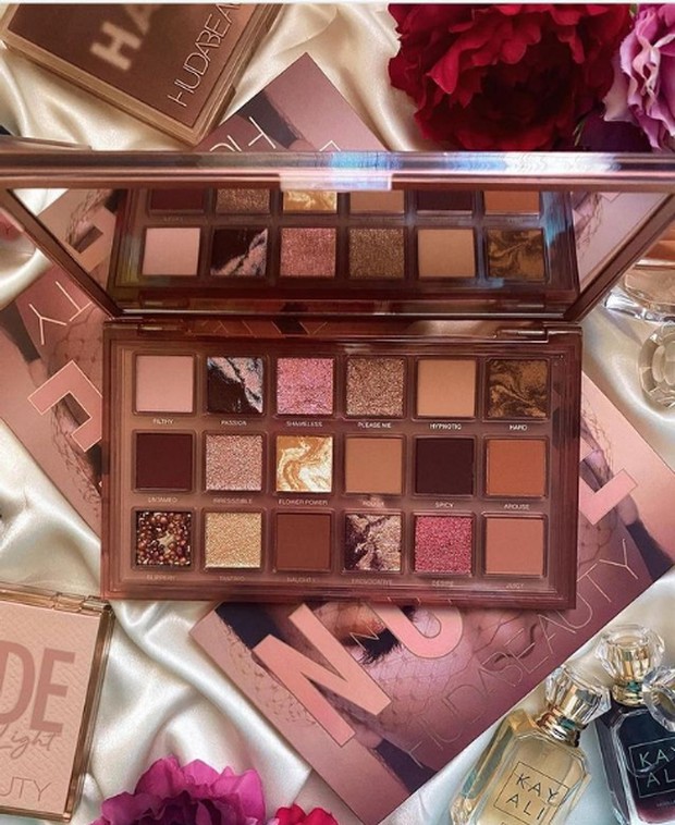 Huda Naughty Nude Eyeshadow Palette/ Foto: instagram.com/hudabeautyshop