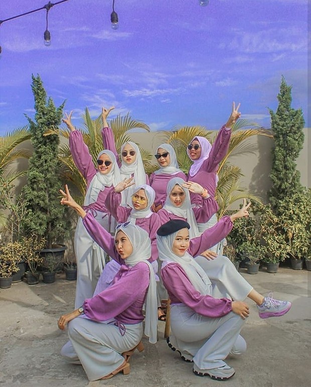 Ide pose 4/instagram.com/hijabootd.style/ Ide pose 4