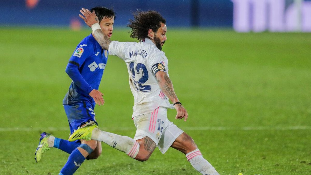Marcelo harus menepi beberapa pekan karena cedera betis (AP/Bernat Armangue)