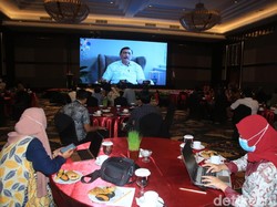 Menko Luhut Ajak Warga Banyuwangi Galakkan Gerakan Berwisata