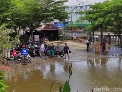 Belum Semua Mobil-Motor Terjebak Banjir di RSI Semarang Diambil Pemiliknya