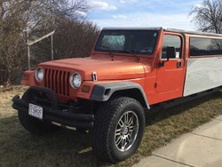 Jeep Wrangler Ini Dipermak Jadi Limousine, Keren atau Norak?