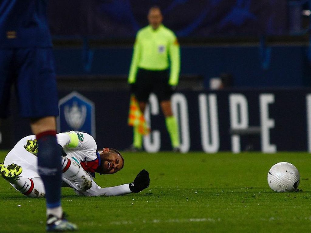 Neymar Cedera, Bapaknya Mencak-mencak