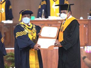 Nurdin Halid Dapat Gelar Doktor Honoris Causa dari Unnes