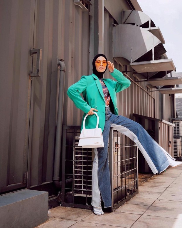 Paduan Blazer dan Kulot (sumber : instagram.com/tantrinamirah )