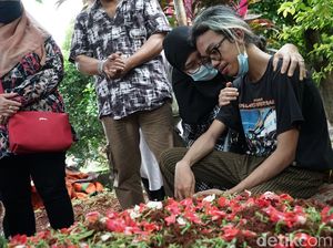 Kakak Ungkap Penyakit Yuri OM PMR Sebelum Meninggal Kakak Ungkap Penyakit Yuri OM PMR Sebelum Meninggal