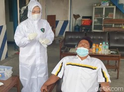 Libur Imlek, Pengendara Dites Antigen di Perbatasan Jateng-DIY