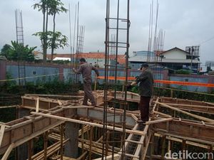 Langgar Aturan, Pembangunan Coffee Shop Disegel Satpol PP Kuningan