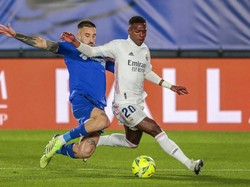 Terpaksa Jadi Wing Back Kanan, Vinicius Tak Canggung