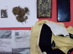 Terbongkar, Penyelundupan Tembakau Sintetis ke Jombang Via Pengiriman Kaus