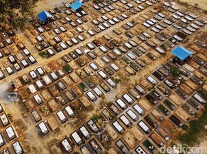 Lahan Pemakaman COVID-19 di TPU Punggolaka Kendari Nyaris Penuh Lahan Pemakaman COVID-19 di TPU Punggolaka Kendari Nyaris Penuh