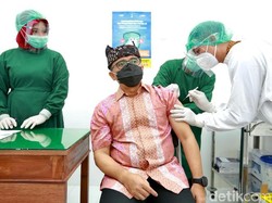 Tak Ada Efek Samping, Bupati Anas Dapat Vaksin COVID-19 yang Kedua