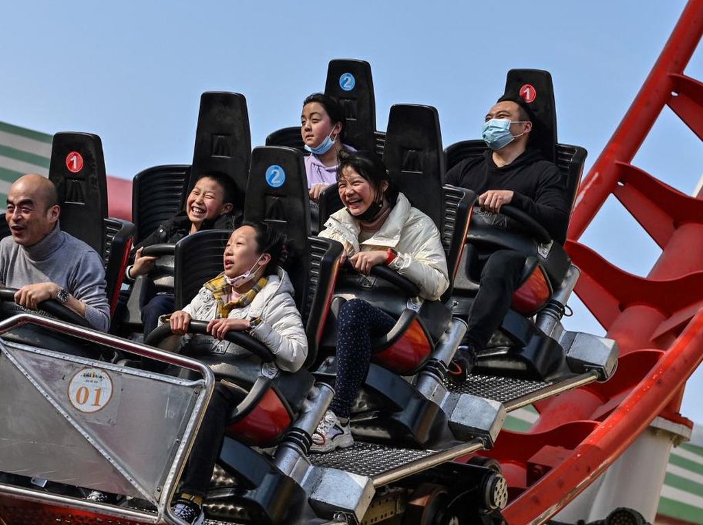 Wuhan Sambut Imlek di Jalanan Wuhan Sambut Imlek di Jalanan
