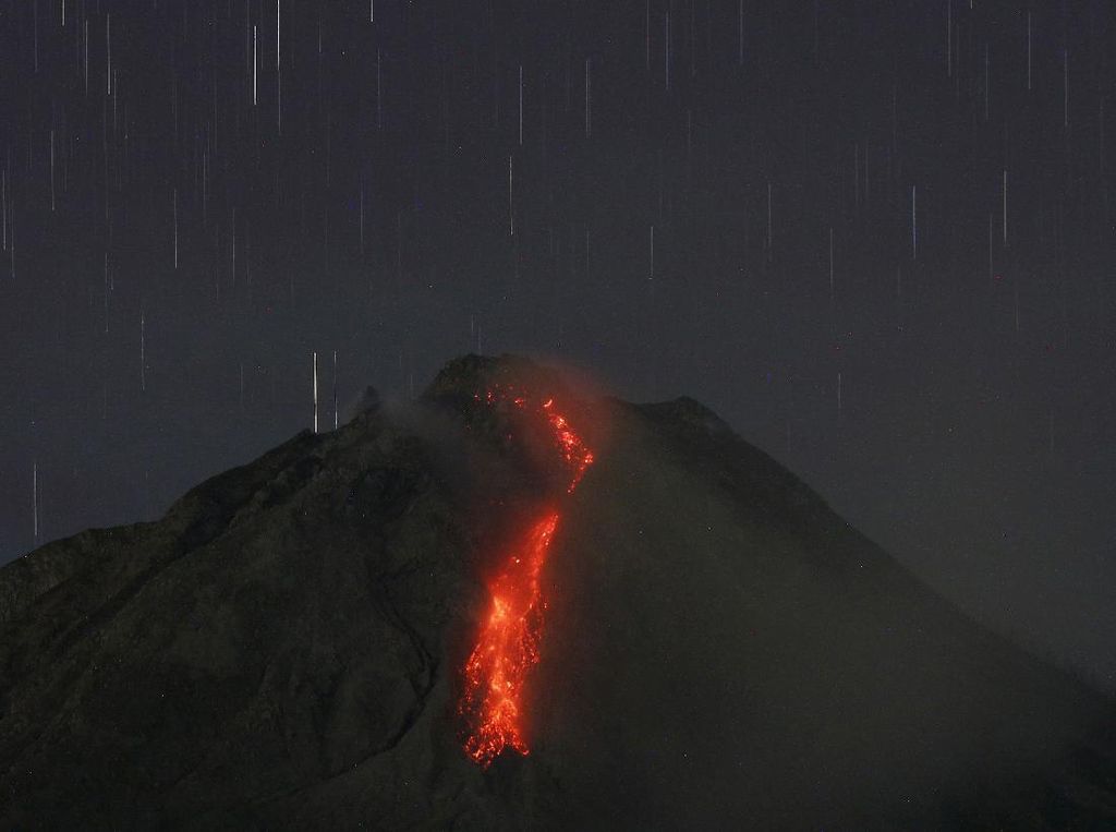 Gunung Sinabung Kembali Muntahkan Lava