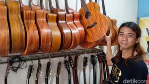 Cuan! Bos Toko Gitar Disabilitas Ini Beromzet Rp 300 Jutaan