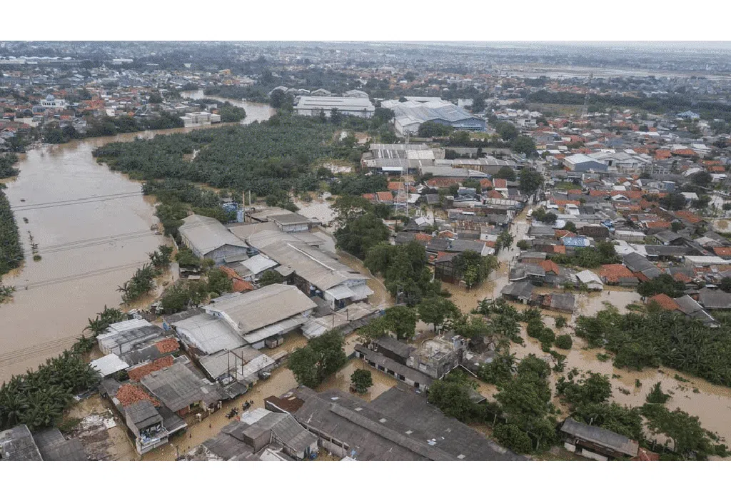 Foto Populer Pekan Ini: Banjir Pulau Jawa-Imlek di Masa Pandemi Foto Populer Pekan Ini: Banjir Pulau Jawa-Imlek di Masa Pandemi
