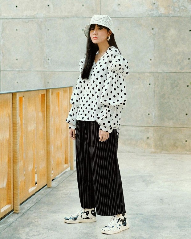 Gaya fashion/Instagram.com/yumnakemal Gaya fashion ala Yumna Kemal