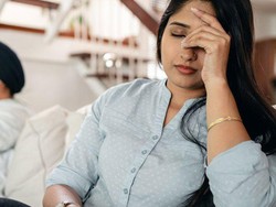 Kunjungi Kekasih Untuk Beli Cokelat, Pria Ini Malah Tampar Kekasihnya