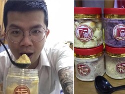Gegara Kue Imlek Miliknya Hancur, Pria Ini Makan Kue Kering Pakai Sendok!
