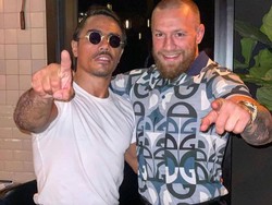 McGregor Cicipi Beefsteak Lapis Emas di Restoran Salt Bae