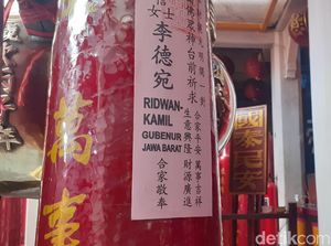 Melihat Lilin Doa Ridwan Kamil-Kapolda Jabar di Bandung