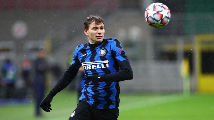 MILAN, ITALY - DECEMBER 09:  Nicolo Barella of FC Internazionale in action during the UEFA Champions League Group B stage match between FC Internazionale and Shakhtar Donetsk at Stadio Giuseppe Meazza on December 9, 2020 in Milan, Italy.  (Photo by Marco Luzzani/Getty Images)