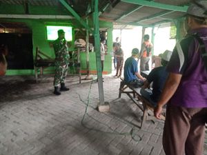 Kerap Abai Prokes, Pemkot Surabaya Ancam Tutup Warung di Jurang Kuping Benowo