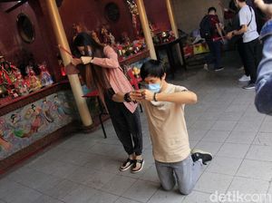 Perayaan Imlek dengan Protokol Kesehatan di Bandung