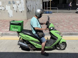 Pesan Makanan Online Tapi Makanan Disantap Habis Kurir Pengantar