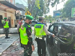 Polisi Gresik Gencarkan Operasi Yustisi Saat PPKM Mikro