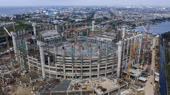 PROGRES PEMBANGUNAN JAKARTA INTERNATIONAL STADIUM Foto aerial pembangunan Jakarta International Stadium (JIS) di kawasan Papanggo, Tanjung Priok, Jakarta Utara, Jumat (12/2/2021). PT Jakarta Propertindo menyatakan hingga minggu ke-75 progres pembangunan stadion tersebut telah mencapai 46,9647 persen. ANTARA FOTO/Sigid Kurniawan/wsj.